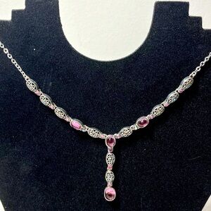 Vintage-look Silver and Pink/Purple Necklace. Silver tone. Costume jewelry